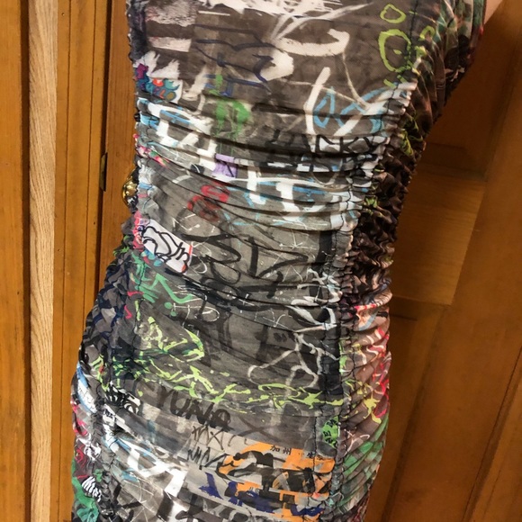 Graffiti dress - Picture 2 of 5